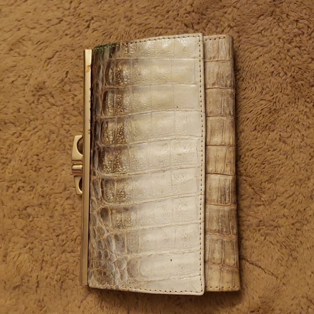 𝅺leather wallet